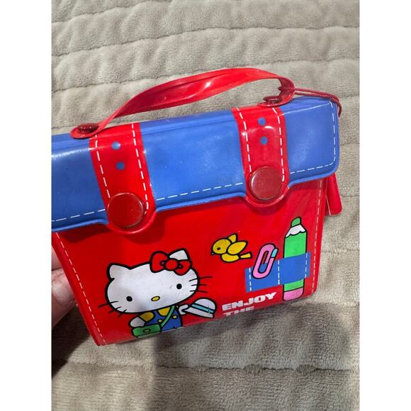 Vintage Hello Kitty Wallet Red Vinyl Close Snap WIth Card Holder - Picture 4 of 10